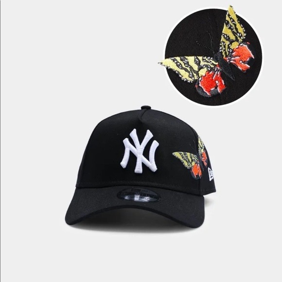 Accessories Limited Edition Butterfly Embroidered New York Yankees